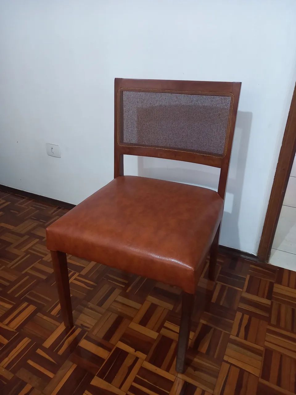 Vendo cadeiras novas 350 cada.