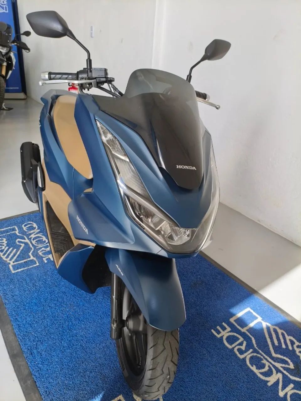 PCX DLX ABS - Foto 2
