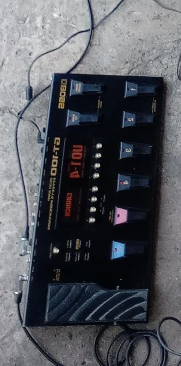 Pedaleira Boss GT-100