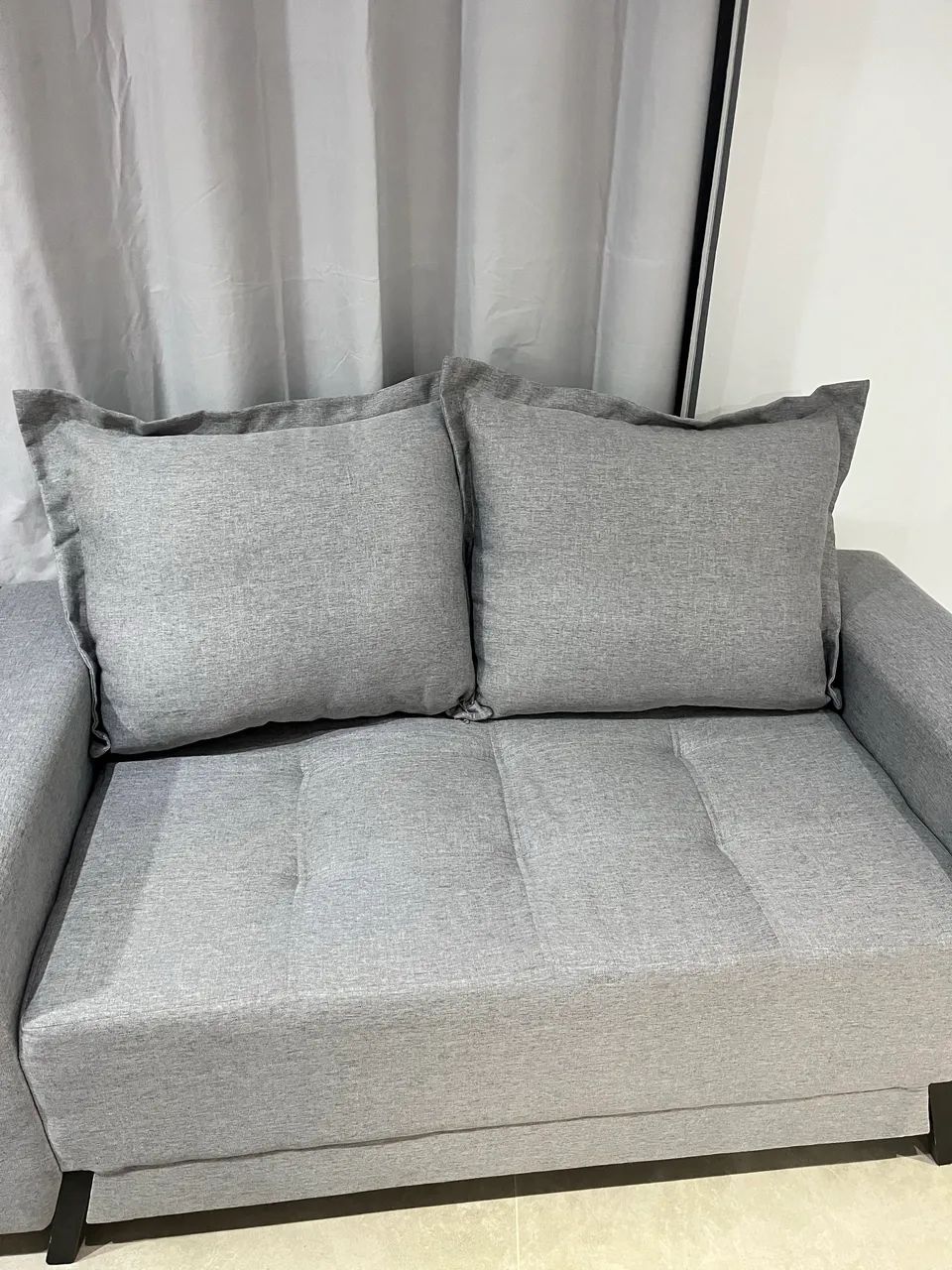Vendo sofá de 2 lugares 9 meses de uso. Novo!! - Foto 2