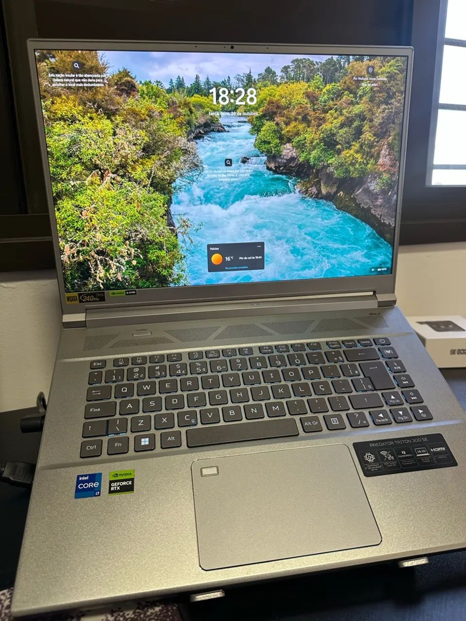 Acer Predator Triton 300 SE