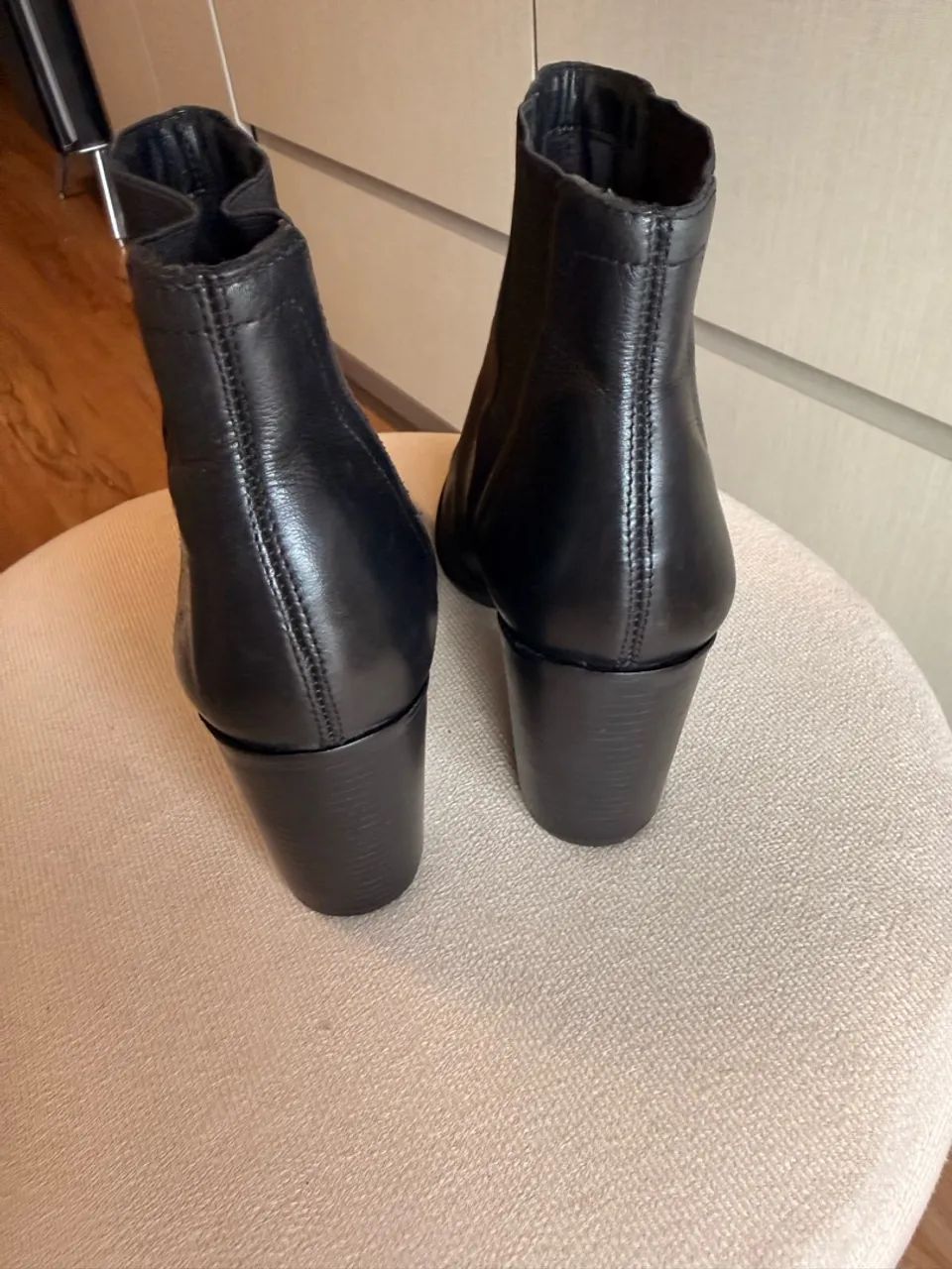 Bota Arezzo em couro - Foto 5