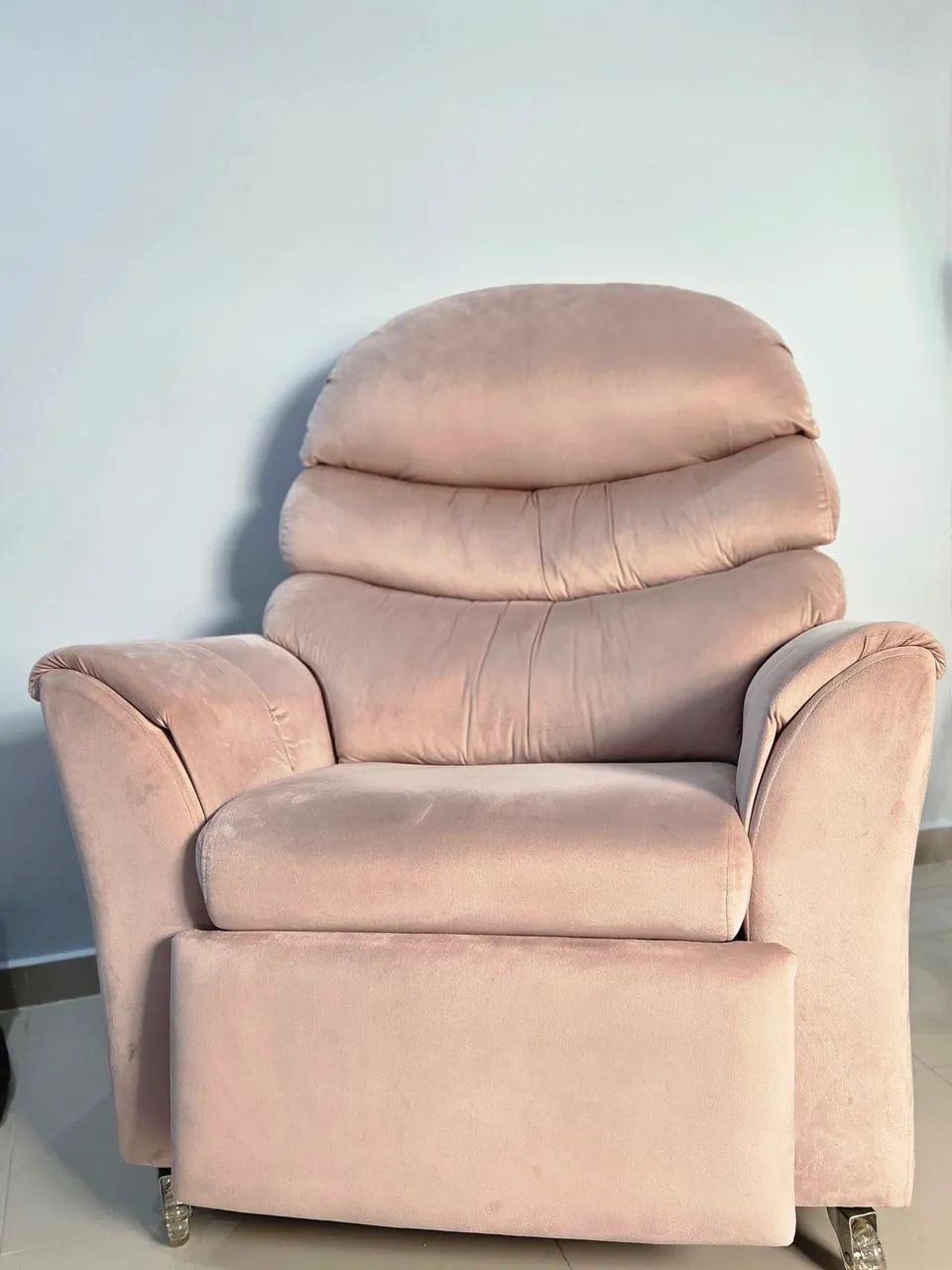 Poltrona Reclinável Rosa - Conforto e estilo