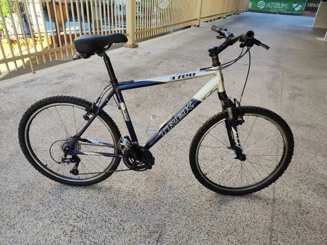 Bicicleta TREK 27v alumínio Alpha aro 26, toda Shimano Deore