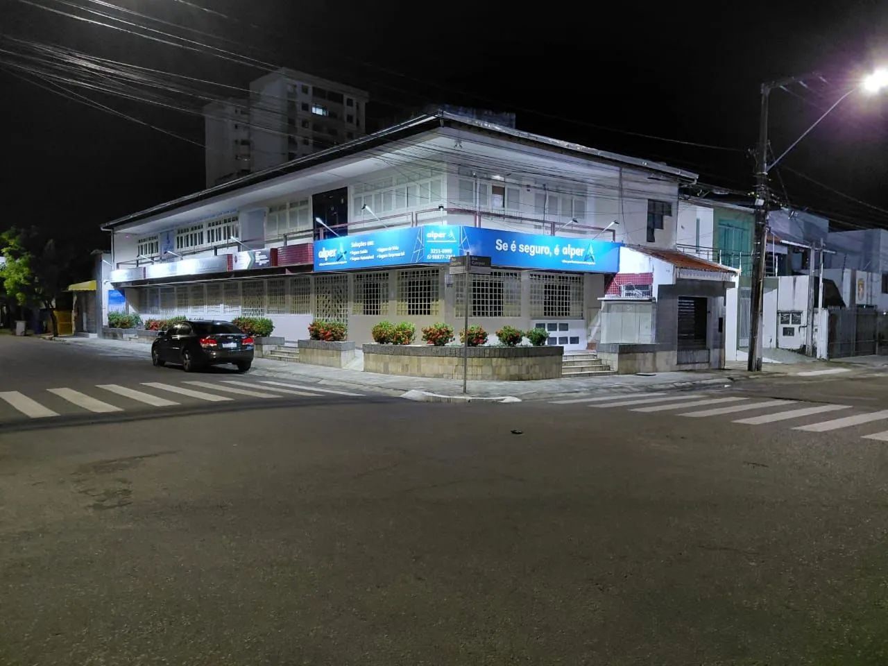 Ponto comercial com salas amplas para ESCRITÓRIO 