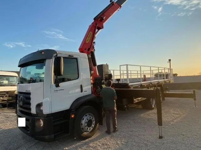 24-280 2017 6x2 com munck 45 ton  - Foto 4