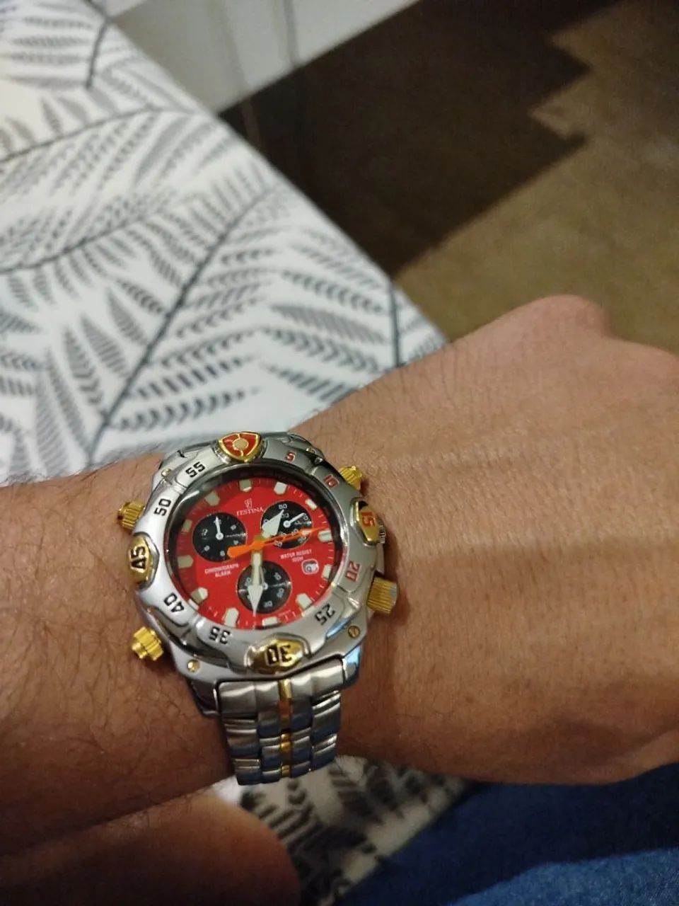 Relógio Vermelho 