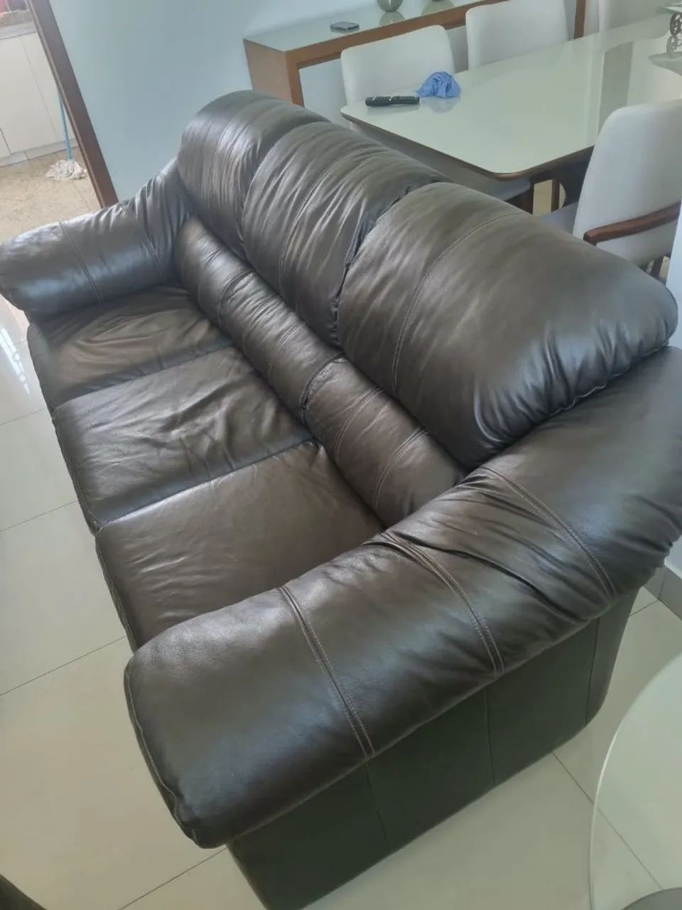 Sofa de couro 3 e 2 lugares 