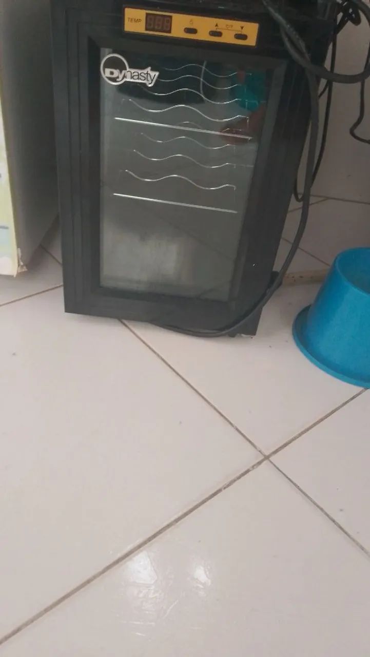 Mini frizer pra vinhos  - Foto 2