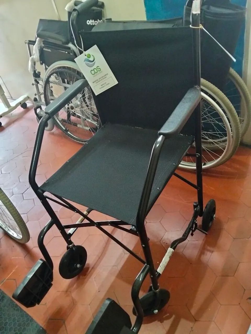 Locação de cadeira de rodas  - Foto 3