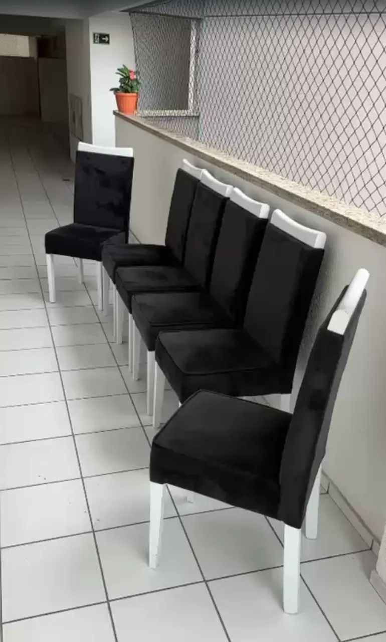 Jogo com 6 Cadeiras Estofadas - Bom Estado - Design Moderno Preto e Branco - Foto 3