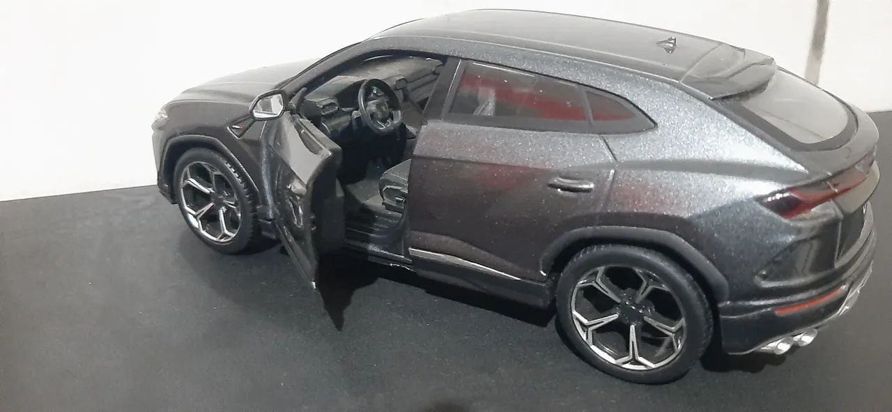 Miniatura Lamborghini Urus 1:24 - Foto 5