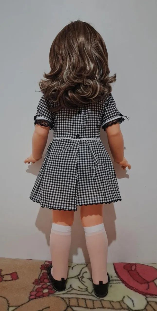 Boneca amiguinha vestido xadrez com renda - Foto 4