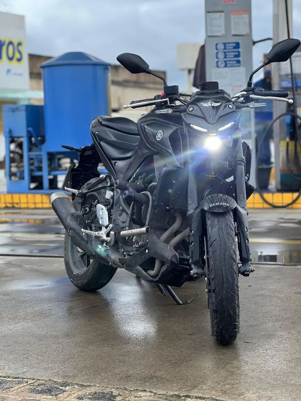 VENDO MT03 MUITO NOVA COM DIFUSOR