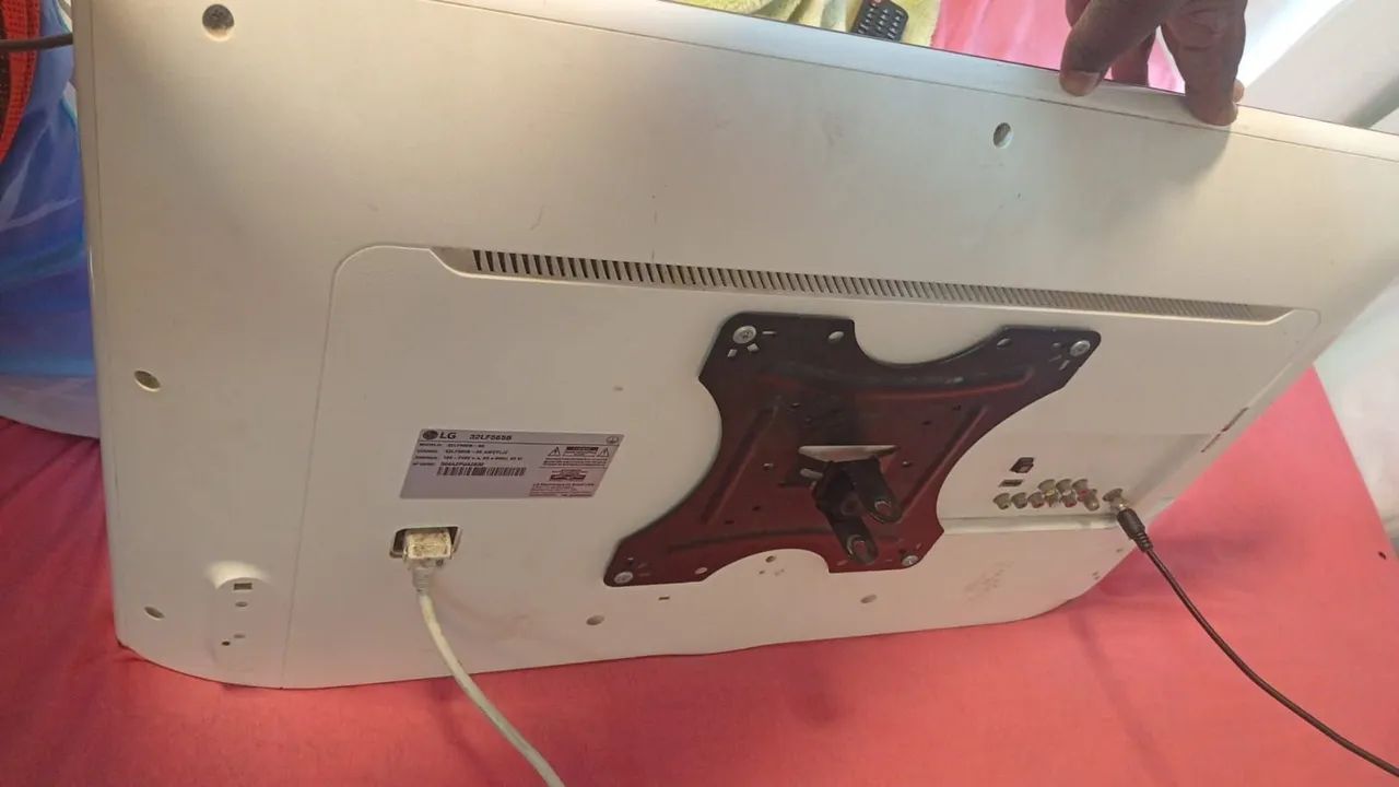 Duas TVs de 32 Polegadas (não Smart) e um B0t1j@0 com G@s abaixo da metade  - Foto 4