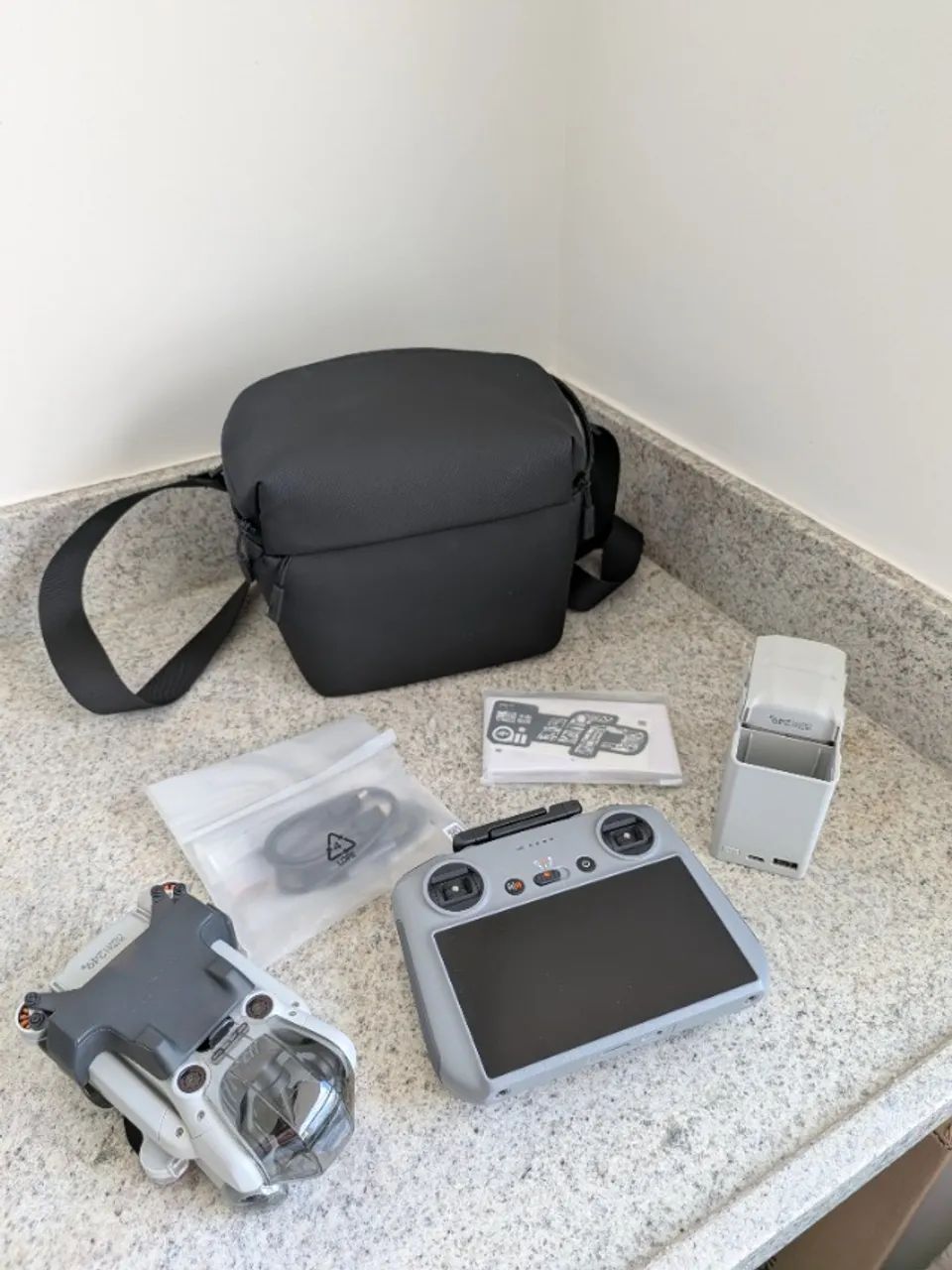 DJI Mini 4 Pro Fly More Combo RC 2 + 3 Baterias + 128GB