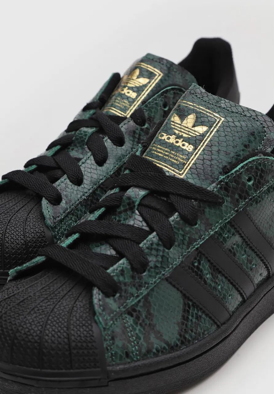 Tênis Adidas Superstar 