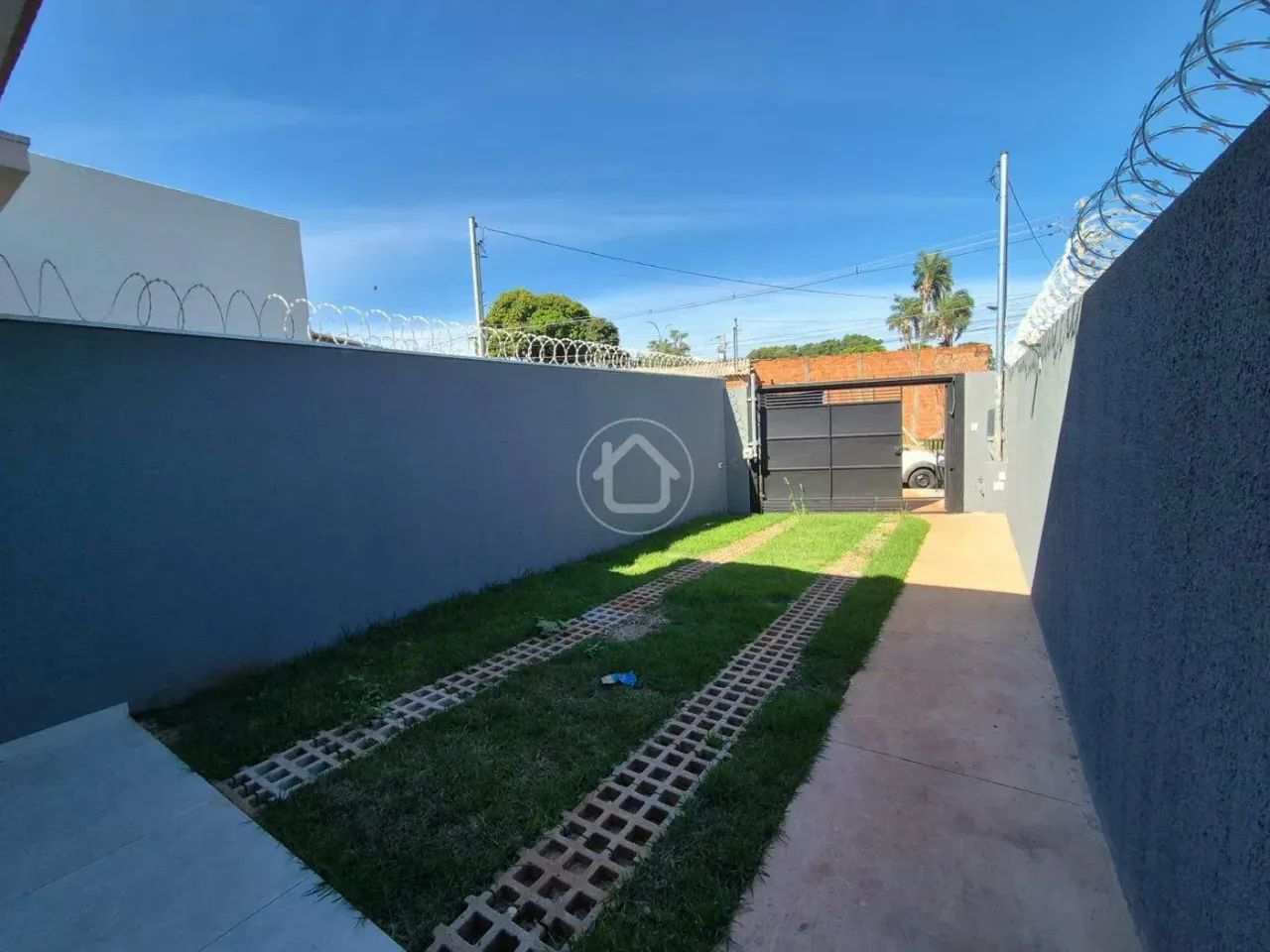 CASA COM 2 DORMITORIOS SENDO UMA SUITE - Foto 3
