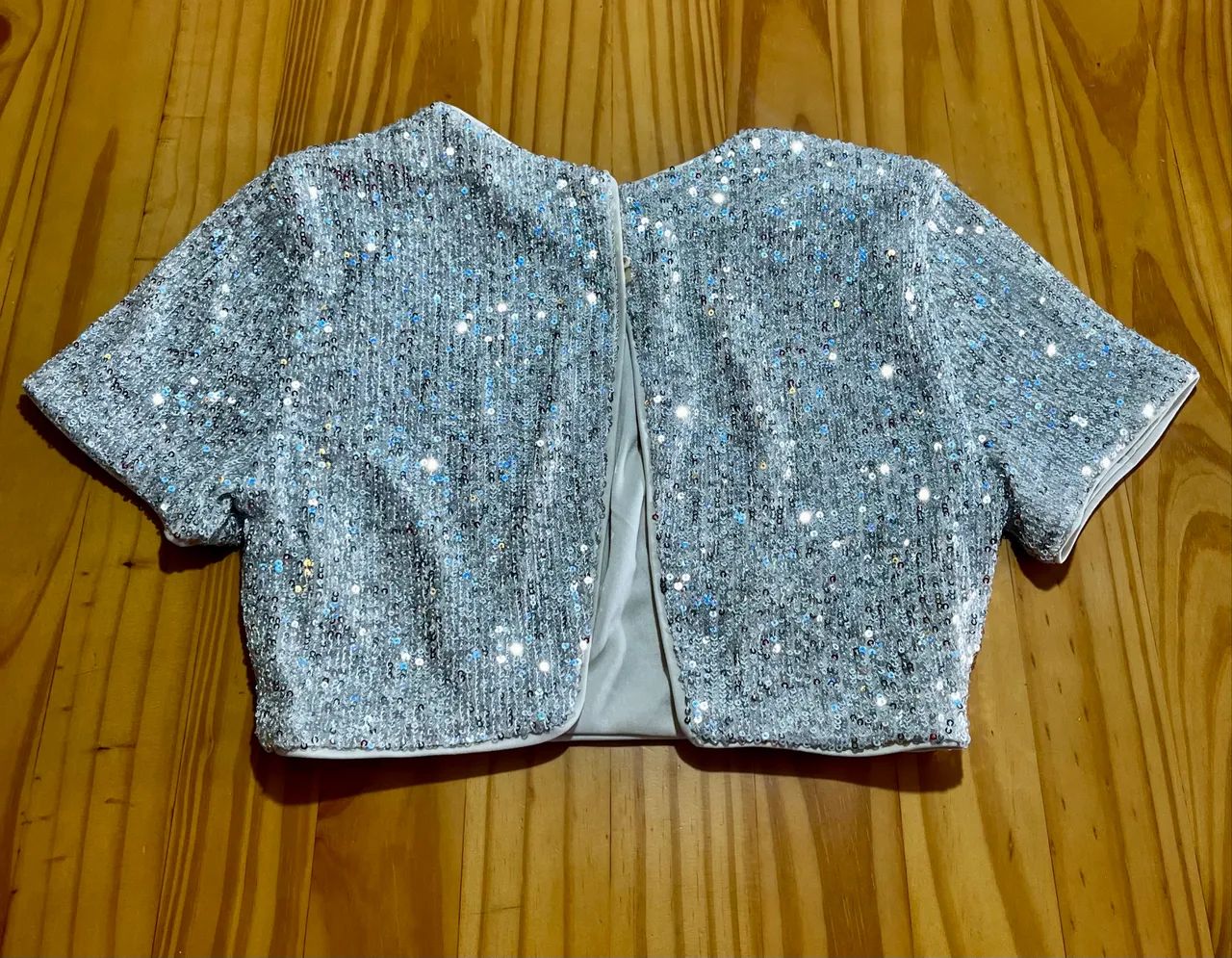 Blusa bege com brilhos paetê C&A - Foto 2