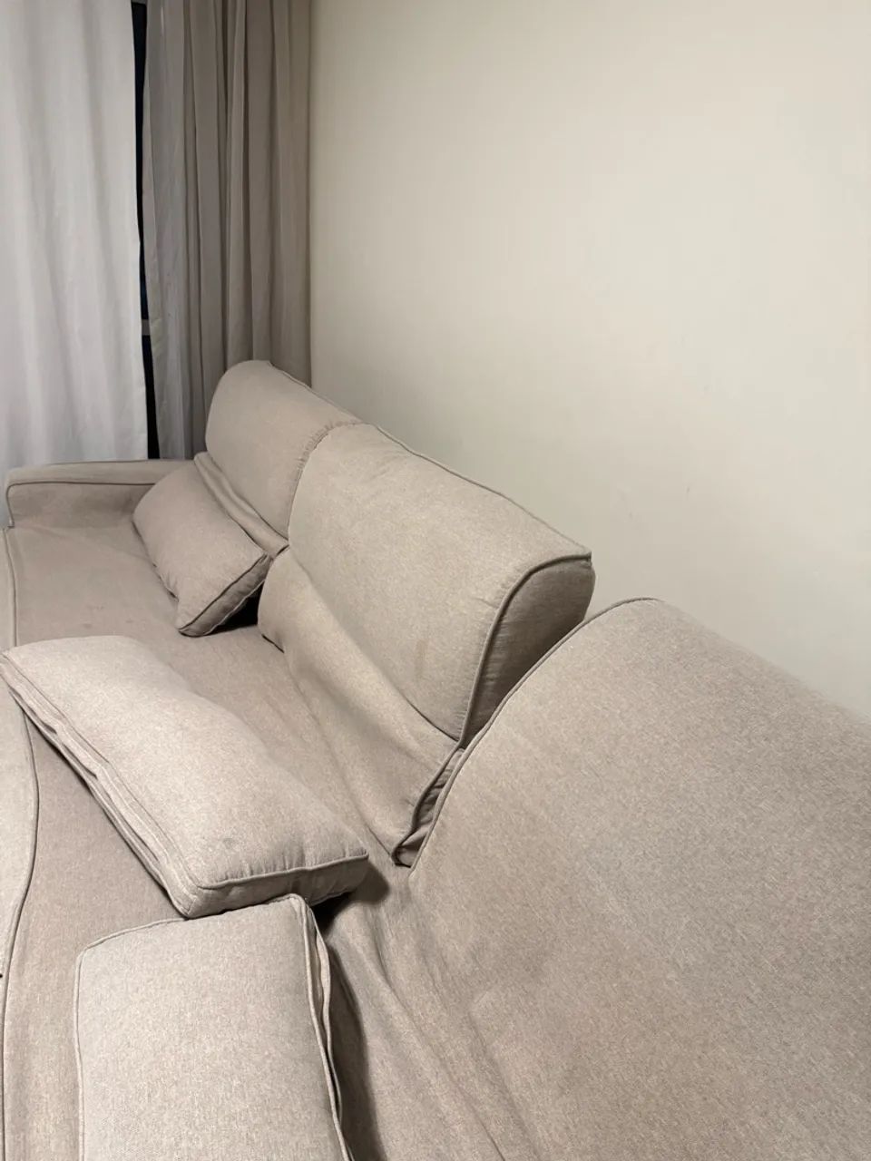 Sofá cinza retrátil de 3 lugares - confortável e versátil. - Foto 5
