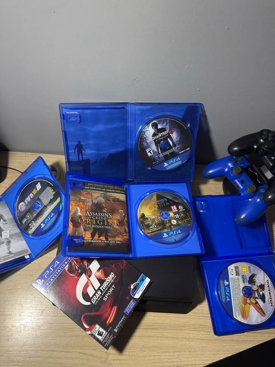 Ps4 + 2 Controles + 5 Jogos - Foto 2