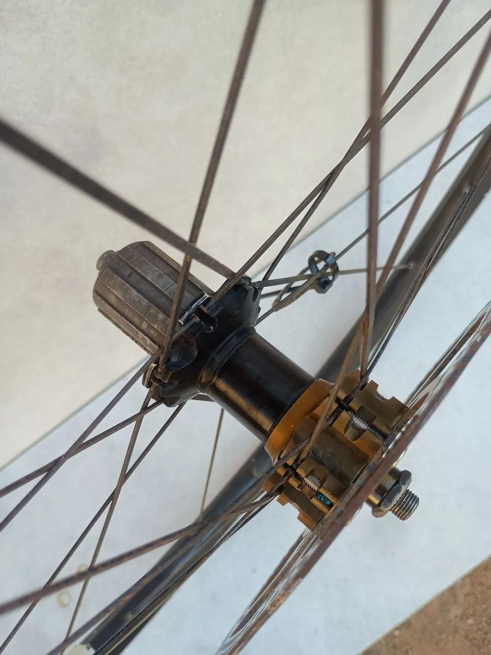 Roda traseira Mavic CROSSRIDE PADRÃO SHIMANO bicicleta aro 26  - Foto 2