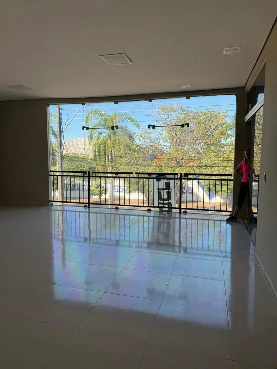 ALUGA-SE SALA COMERCIAL   AVENIDA JOSÉ DE BRITO