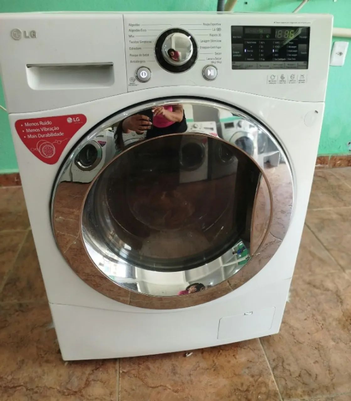 Lava e Seca LG 10kg painel touch screen