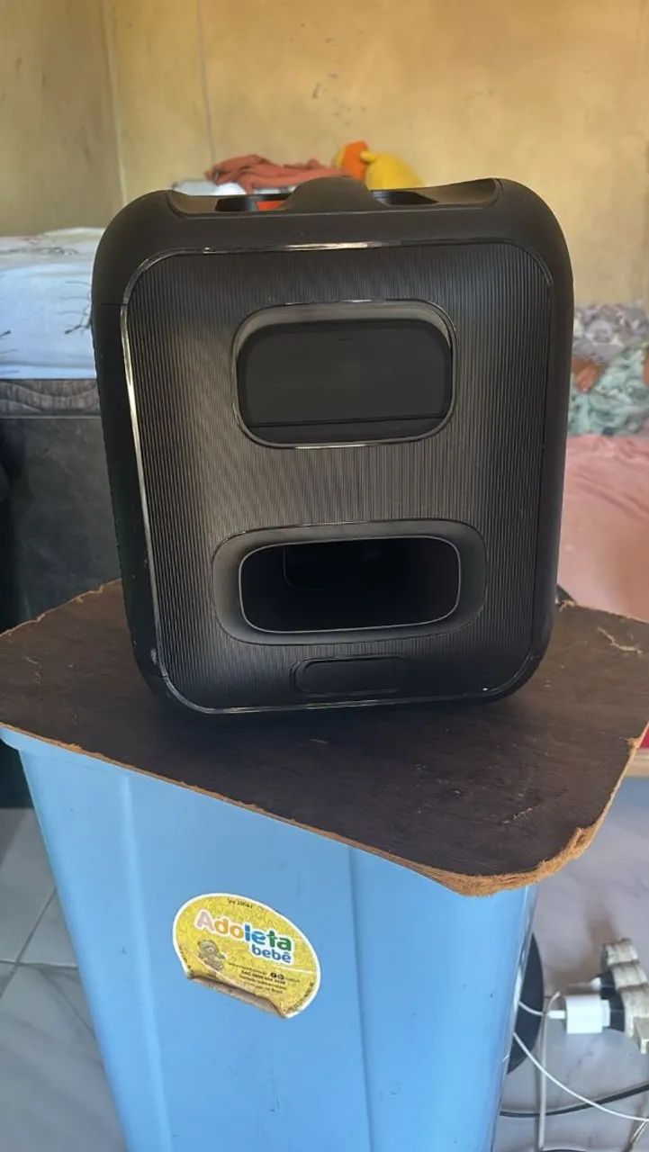 vende-se uma caixa de som JBL original número pra contato *01 - Foto 4