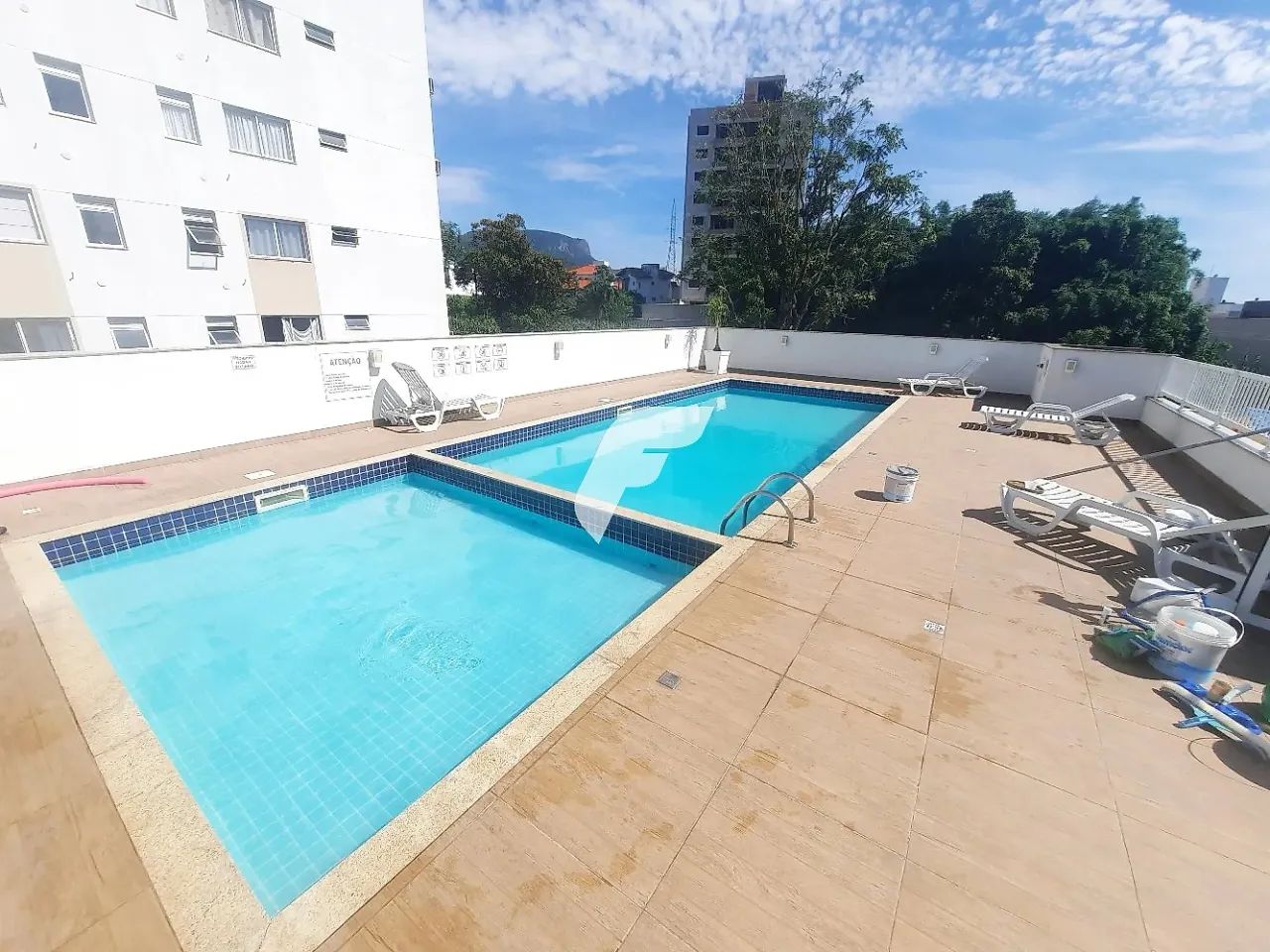 Apartamento com 3 dormitórios sendo 1 suíte e 2 vagas de garagem em Palhoça/SC - Foto 4