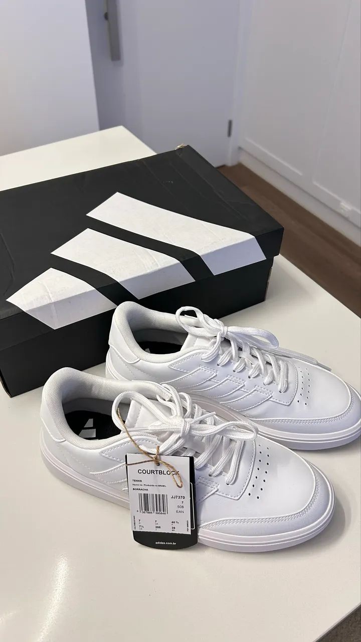 Tênis Adidas Courtblock 39