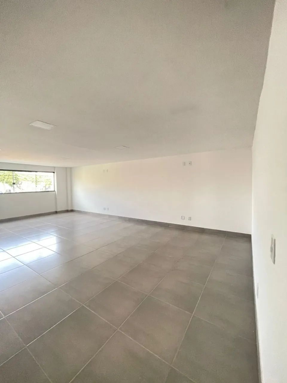 SALA COMERCIAL AMPLA NA QD 22 DO SETOR LESTE -DF (SALA 105) - Foto 4