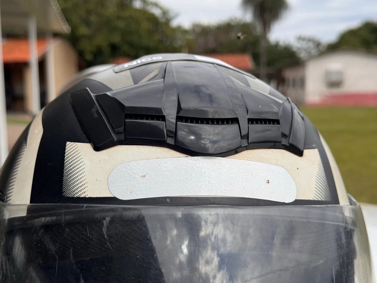 Capacete Cinza seminovo com ventilação - Foto 2