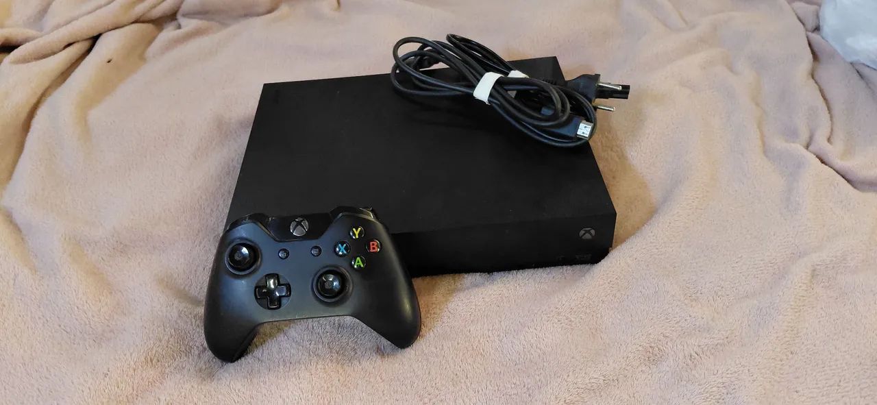 VENDO XBOX ONE X (1TB)