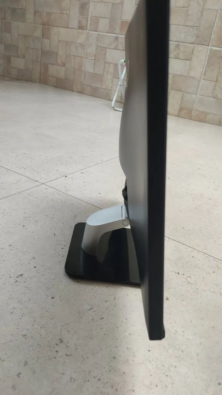 Monitor Dell, 23 polegadas com cabos - Foto 5