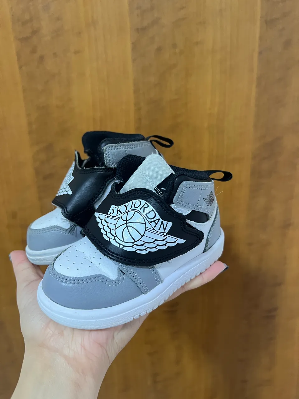 Air Jordan 4 RM 