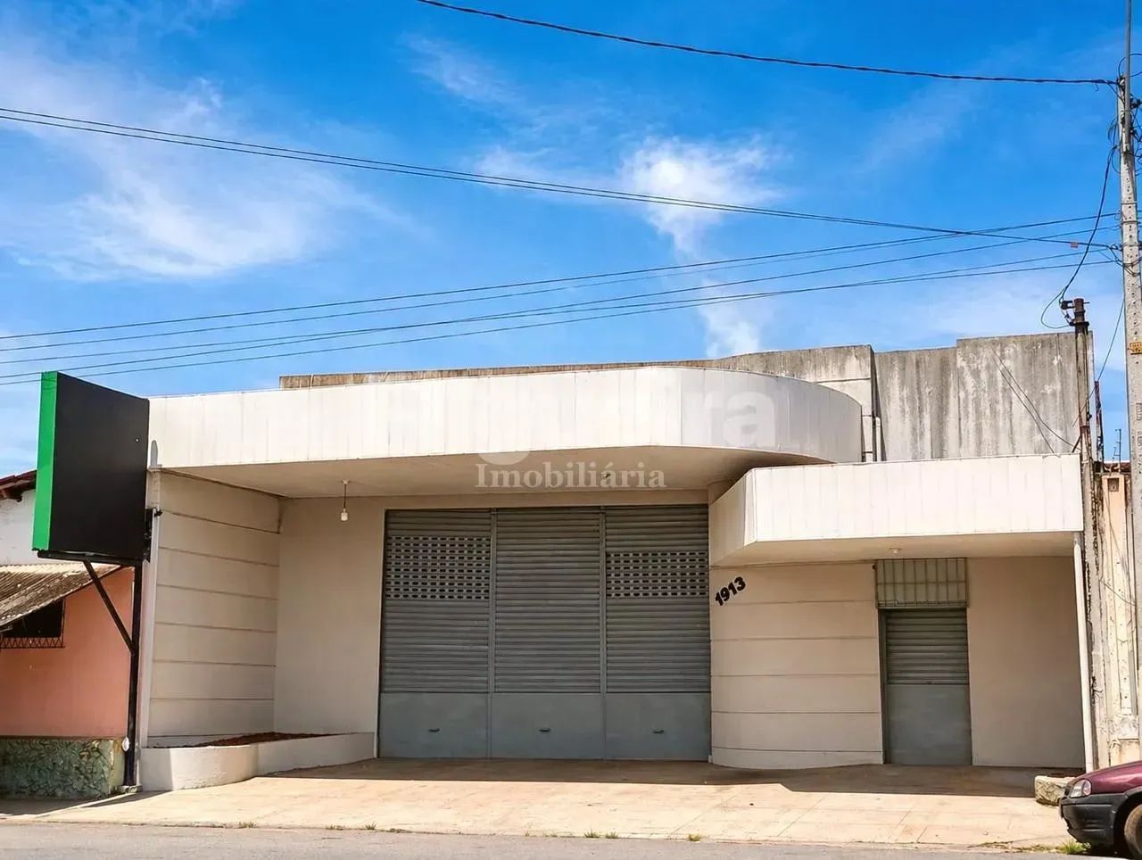 PRÉDIO COMERCIAL À VENDA OU LOCAÇÃO NAS QUINTAS - NATAL - RN