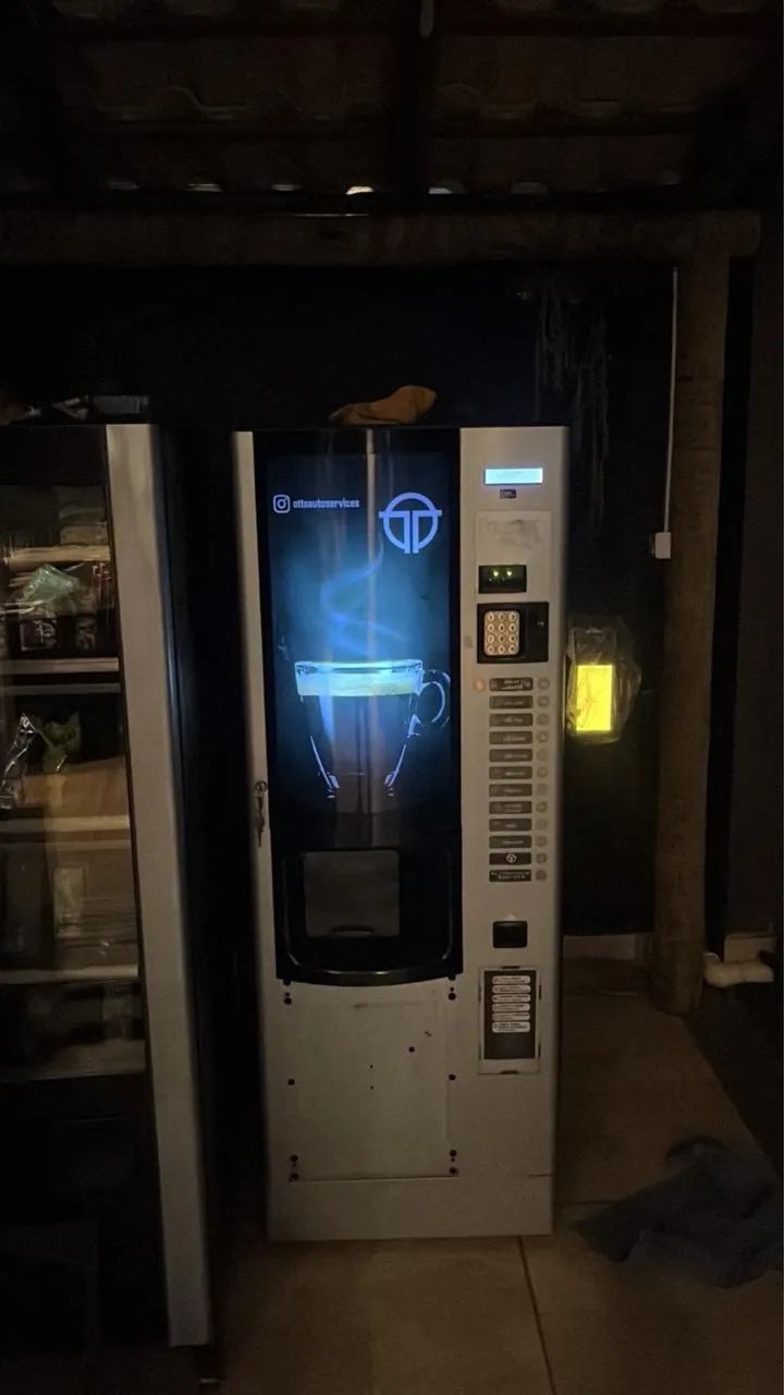 Kit vending machine de bebidas quentes Bianchi Lei 400 e uma