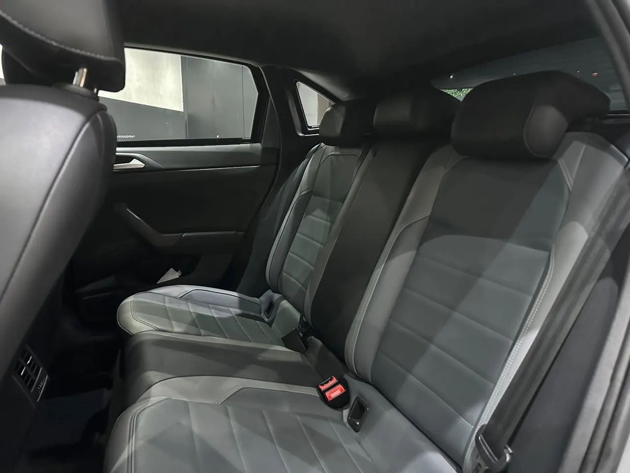 Volkswagen Nivus Highline 1.0 200 TSI Flex Aut., foto 9 de 19