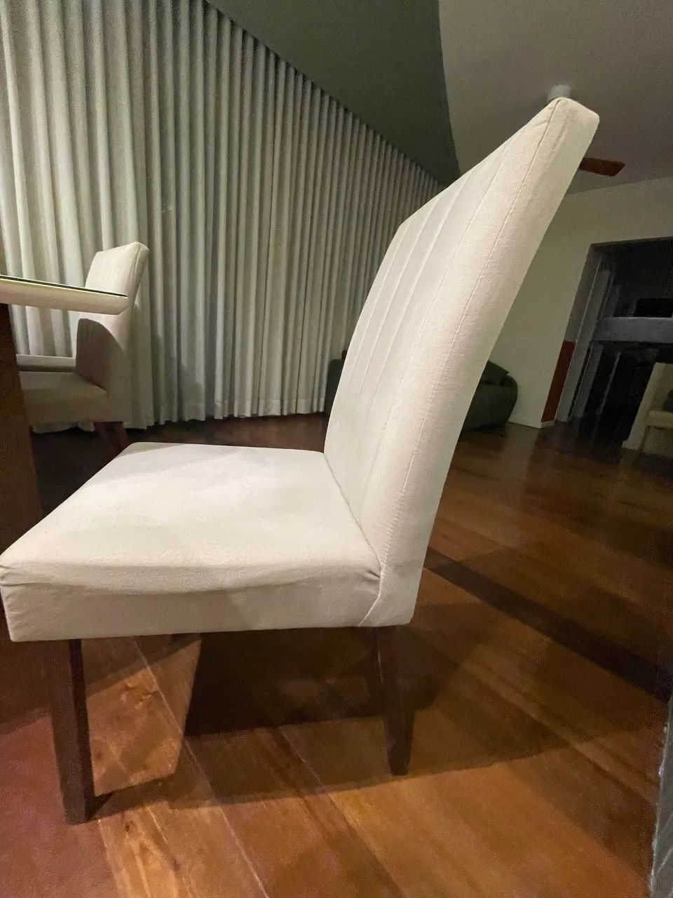 Mesa de jantar e cadeiras - Foto 3