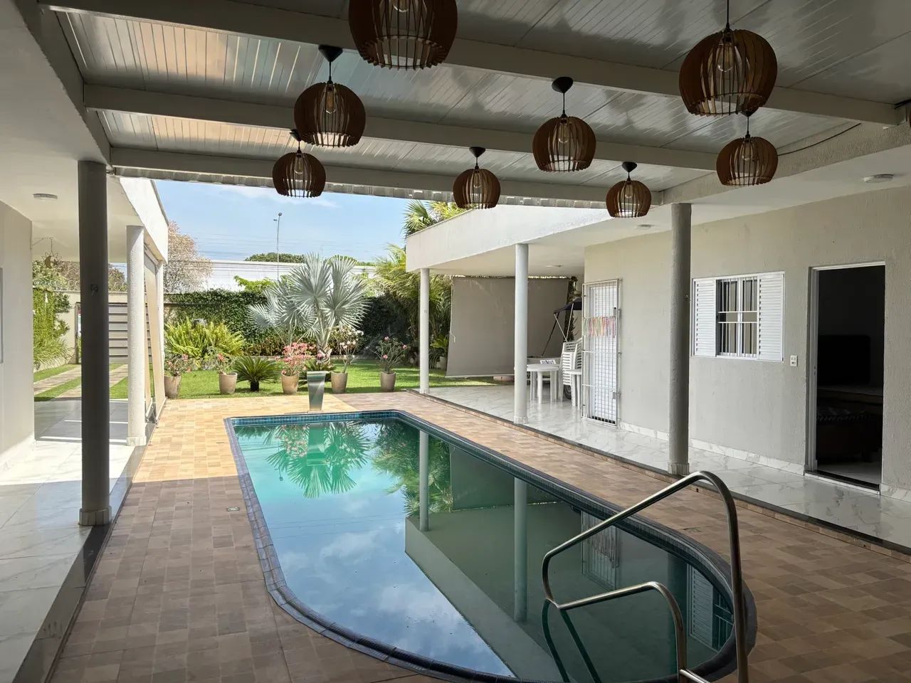 CASA EM ARUANÃ-GO / 04 SUÍTES - Lote: 600m2 - Foto 3