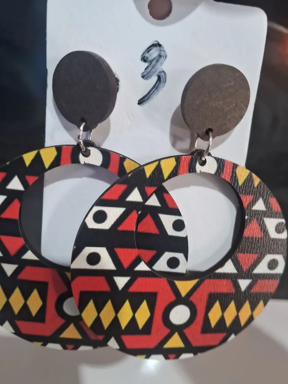 Brinco círculo vazado afro. - Foto 5