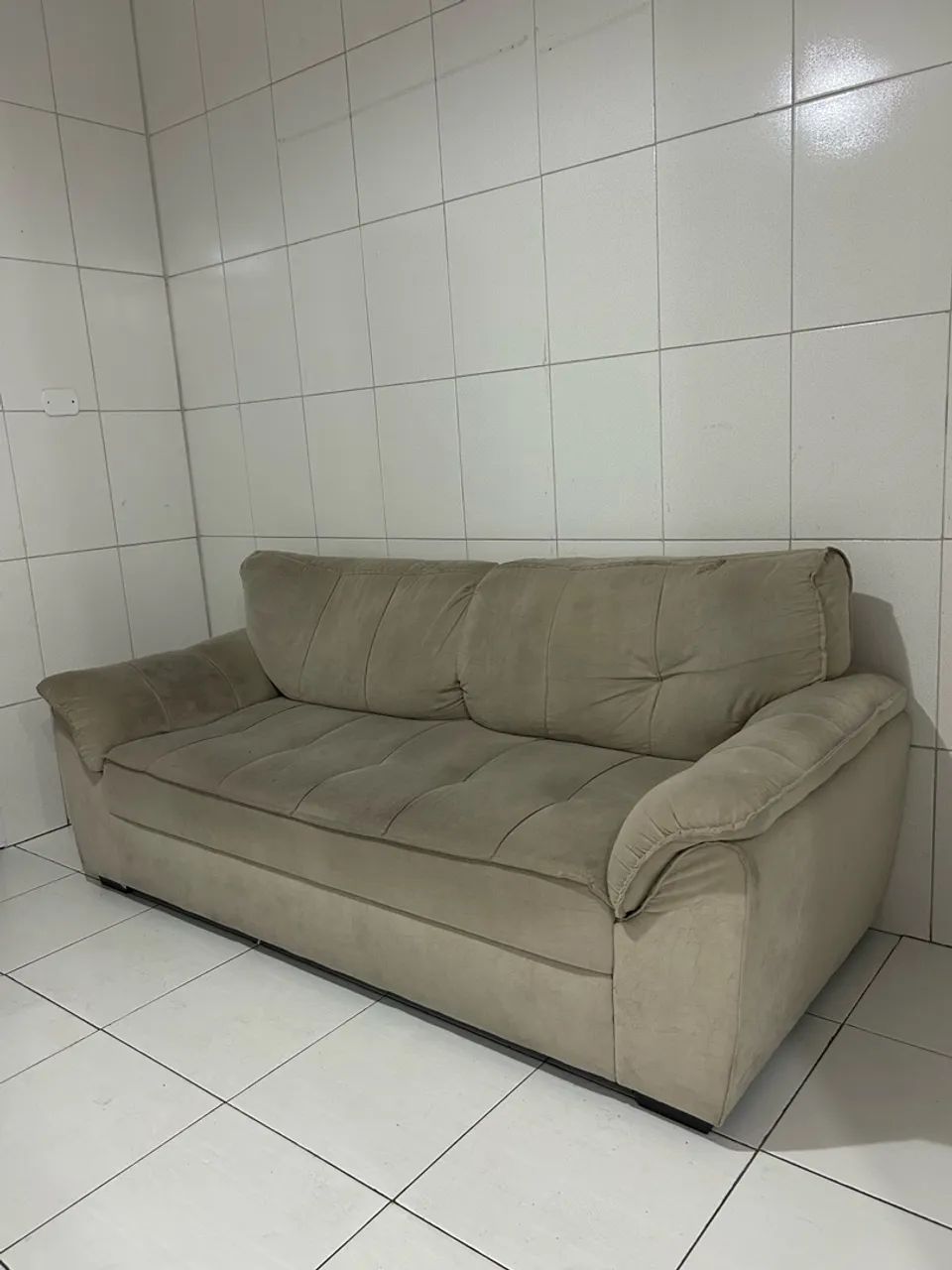 SOFÁ BEJE 3 LUGARES  - Foto 2
