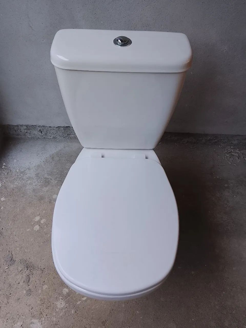Vaso sanitário com caixa acoplada com pouco uso