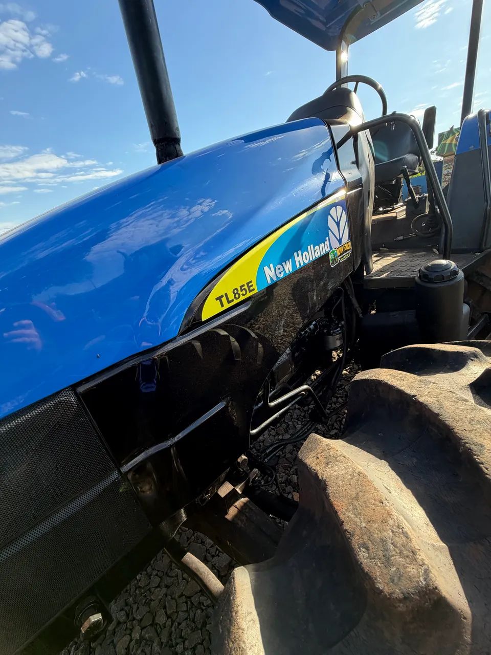 Trator NH TL 85