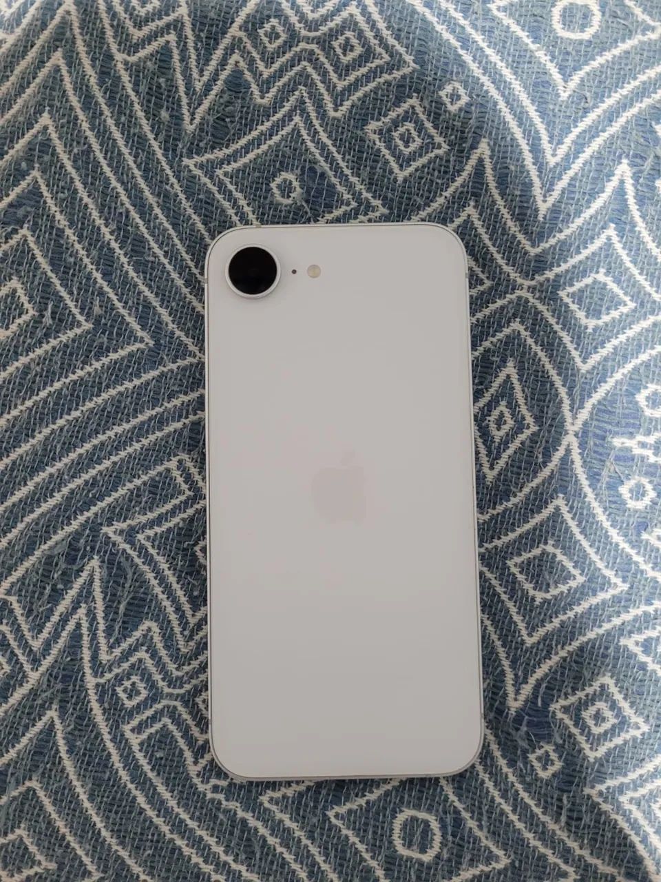 iPhone 16e