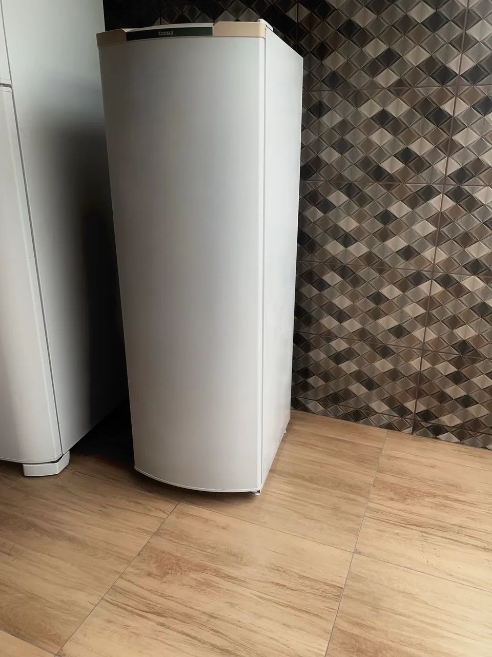 Vende-se geladeira consul funcionando perfeitamente!!!