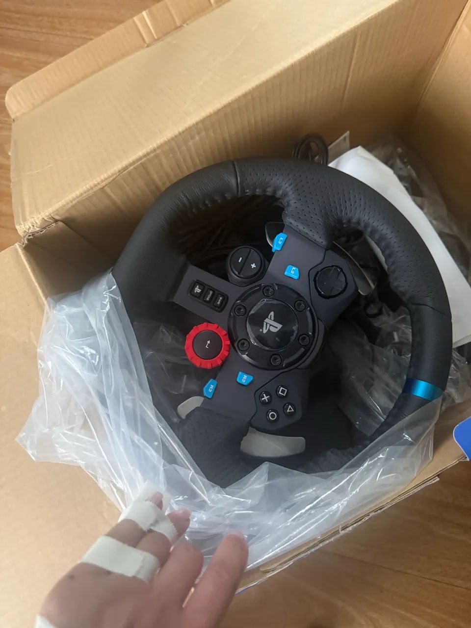 Volante e pedal para PS4 - Driving Force volante  - Foto 2