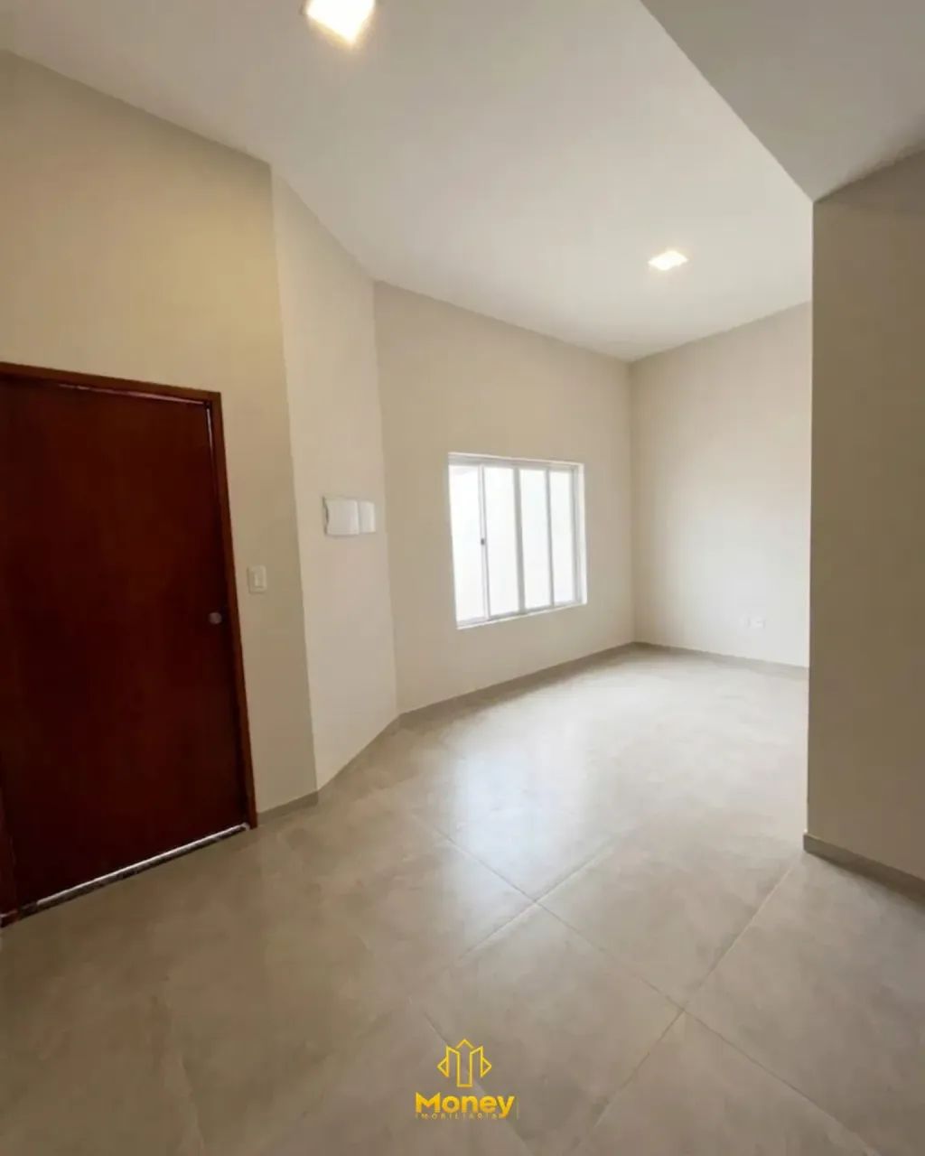 3 Quartos, 3Banheiros, Pé de direito Elevado, Piscina e Churrasqueira. - Foto 2
