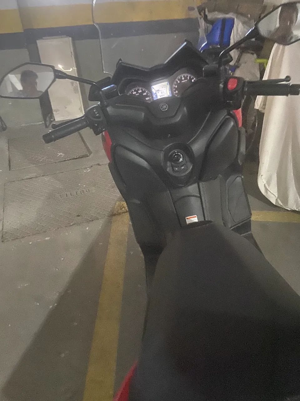 X-MAX 250 vermelha  - Foto 4